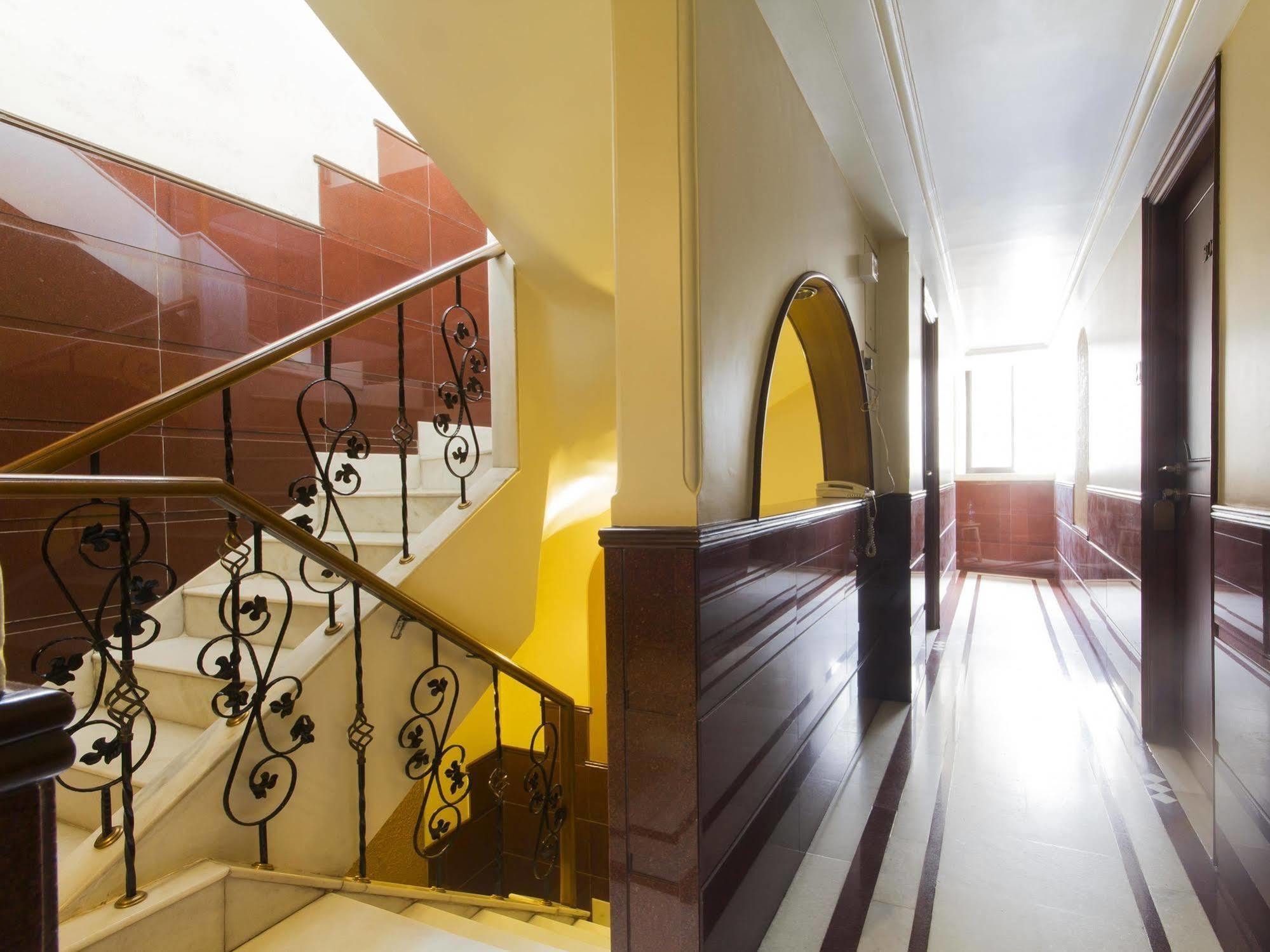 Hotel Ashray International, Sion - Near Bkc Mumbai Exterior foto