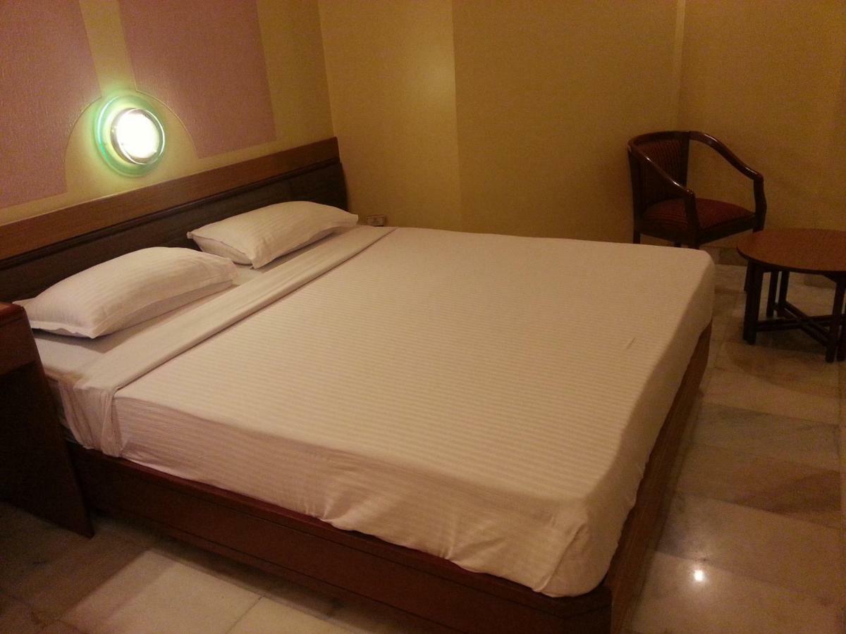 Hotel Ashray International, Sion - Near Bkc Mumbai Exterior foto